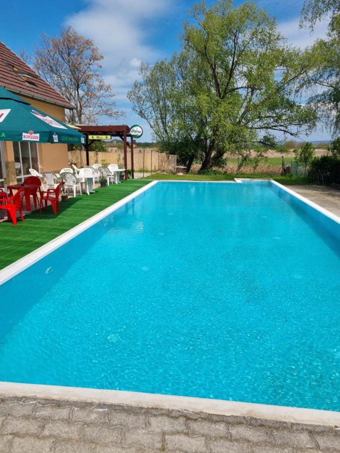 Bed and Breakfast Taban Vendeghaz Balatonlelle Exteriér fotografie